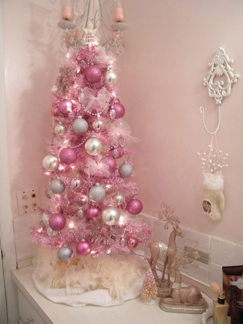 pink-christmas-tree8bcc5afa8e578100.jpg