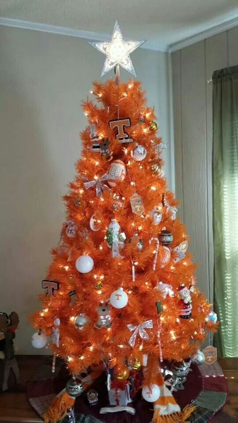 orange-christmas-treec83a41b57019a355.jpg